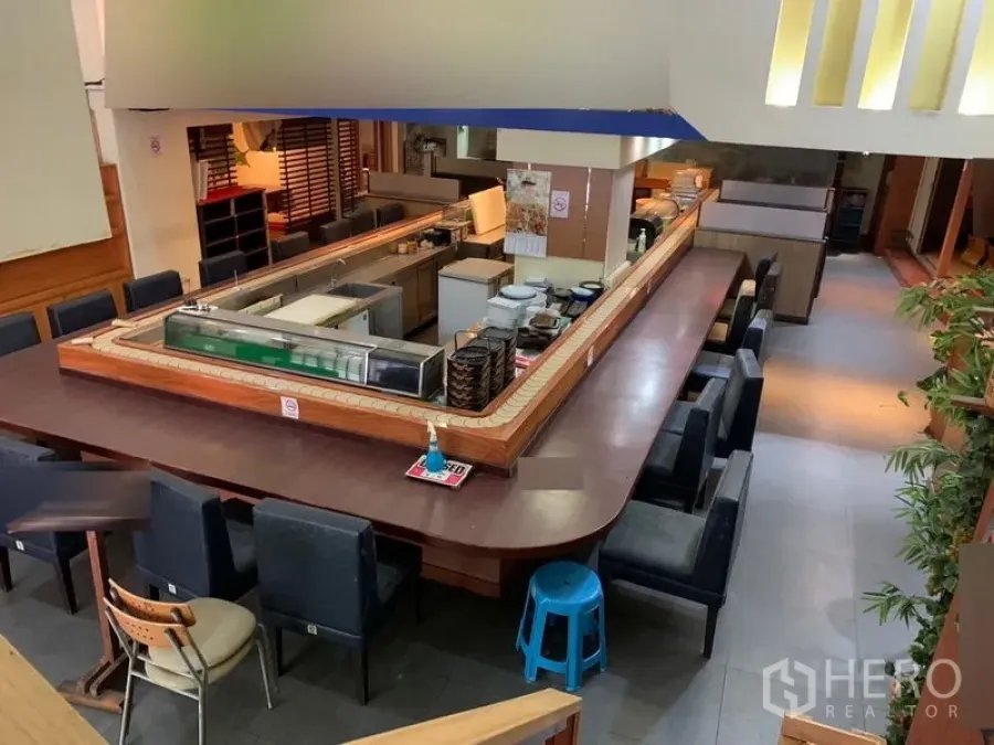 Retail Space for rent in Bang Rak, Bangkok - U-shaped sushi bar with seating in a fitted restaurant retail space in Silom.