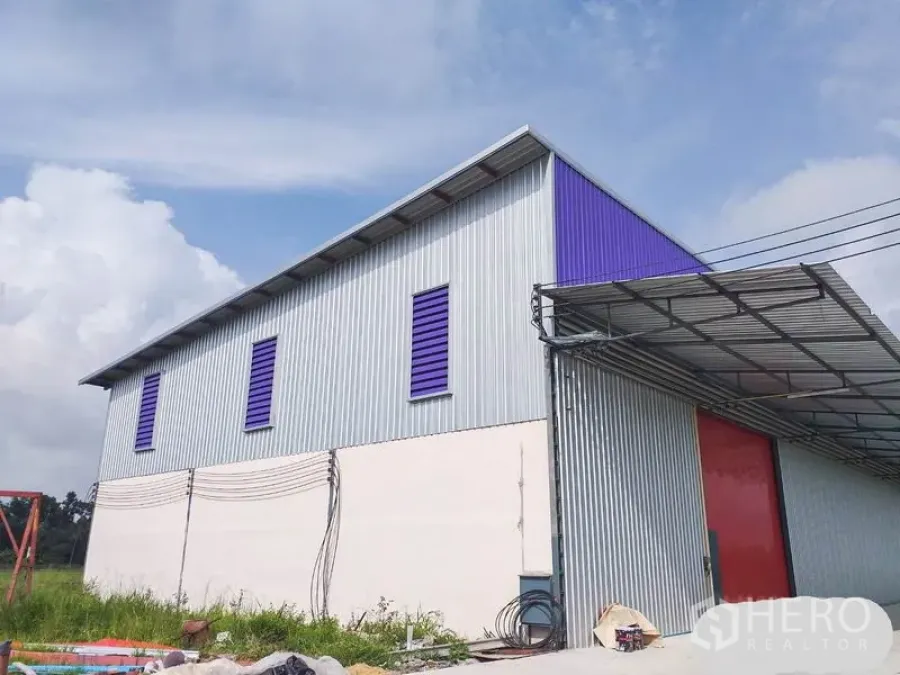 Featured image for For rent Warehouse 972 sqm in Bueng Kham Phroi, Lam Luk Ka, Pathum Thani