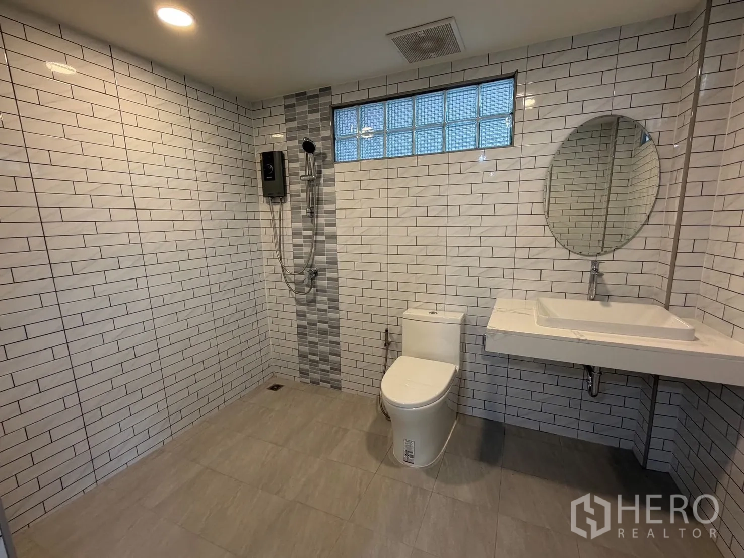 Property Image #8 for property HRE01554