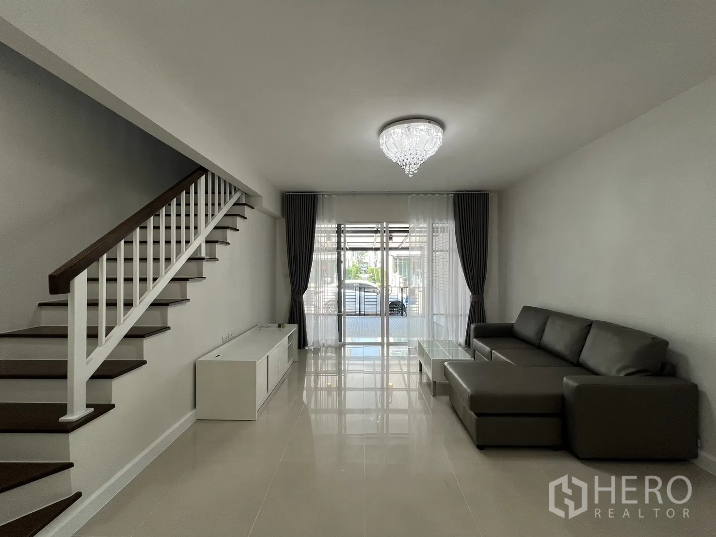 Property Image #27 for property HRE00453