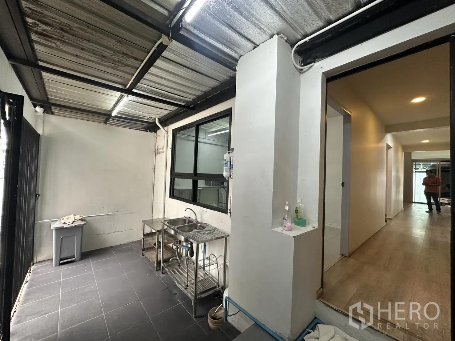 Property Image #5 for property HRE00454