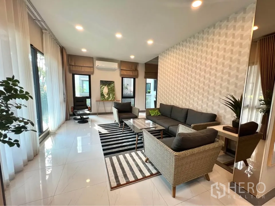 Property Image #25 for property HRE00578