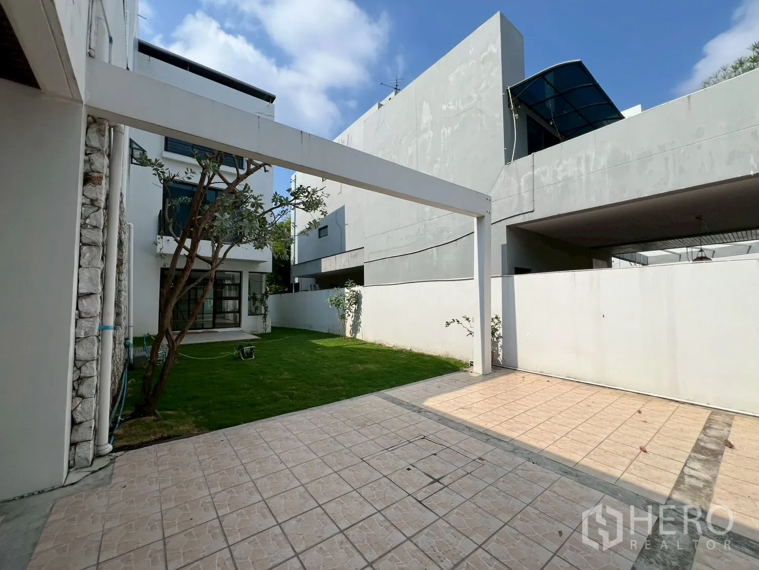 Property Image #27 for property HRE00464