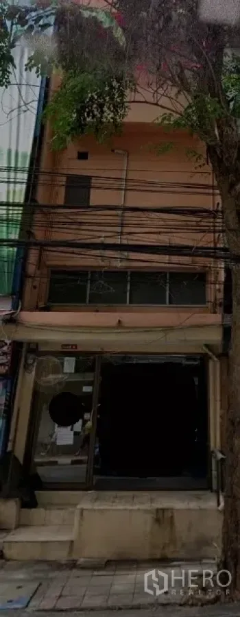 Featured image for For rent Shophouse 300 sqm in Khlong Tan, Khlong Toei, Bangkok BTS Phrom Phong