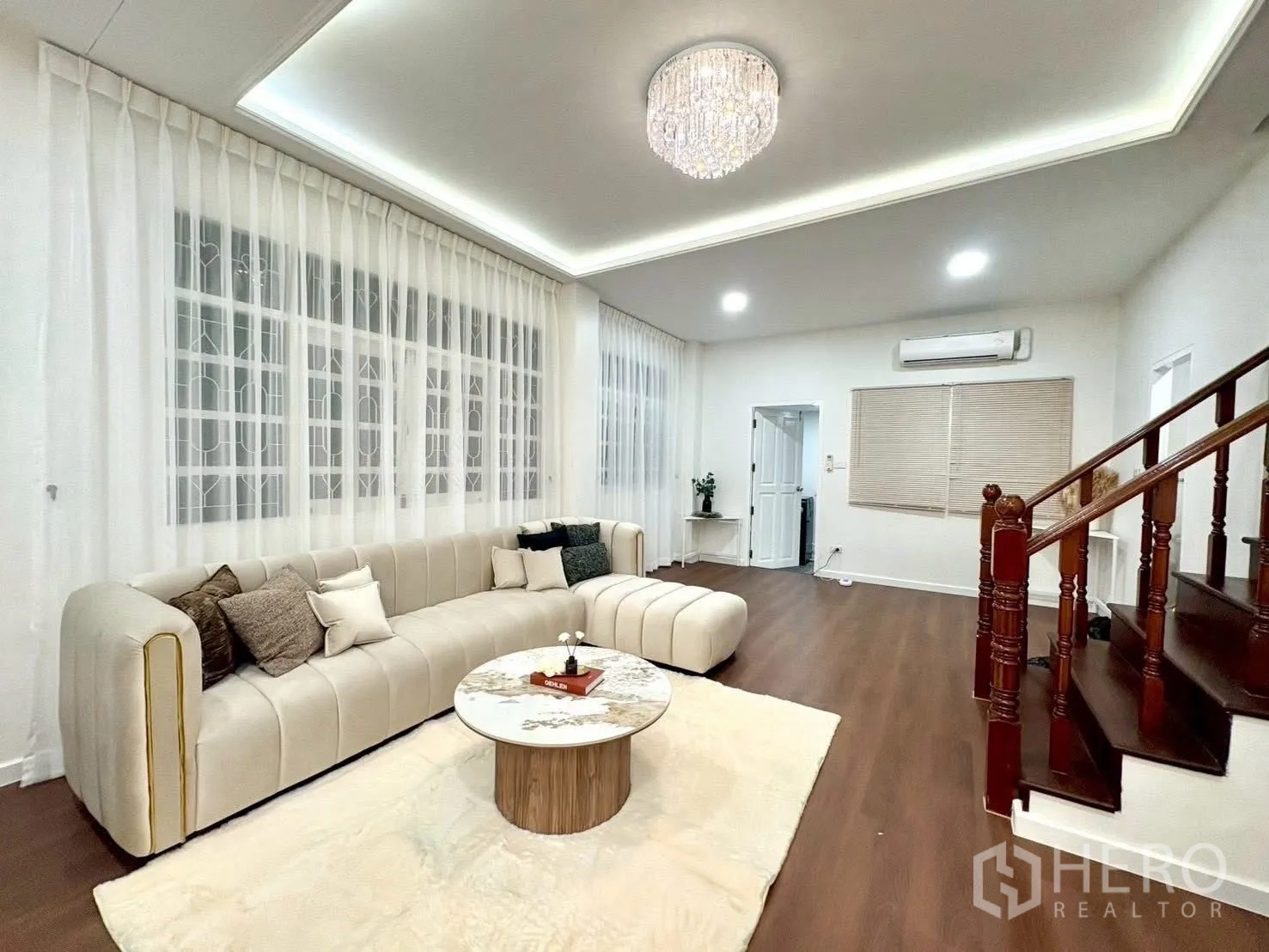 Property Image #24 for property HRE00903