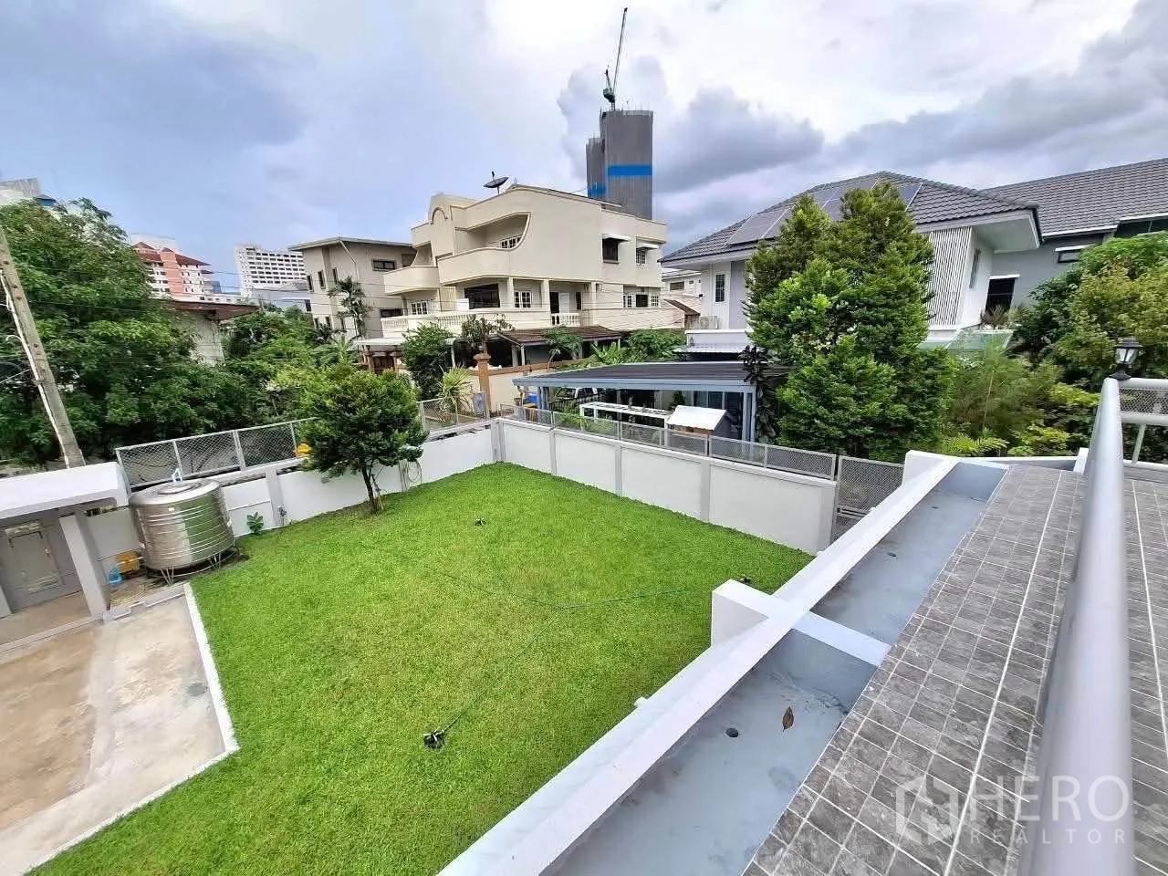 Property Image #2 for property HRE01554