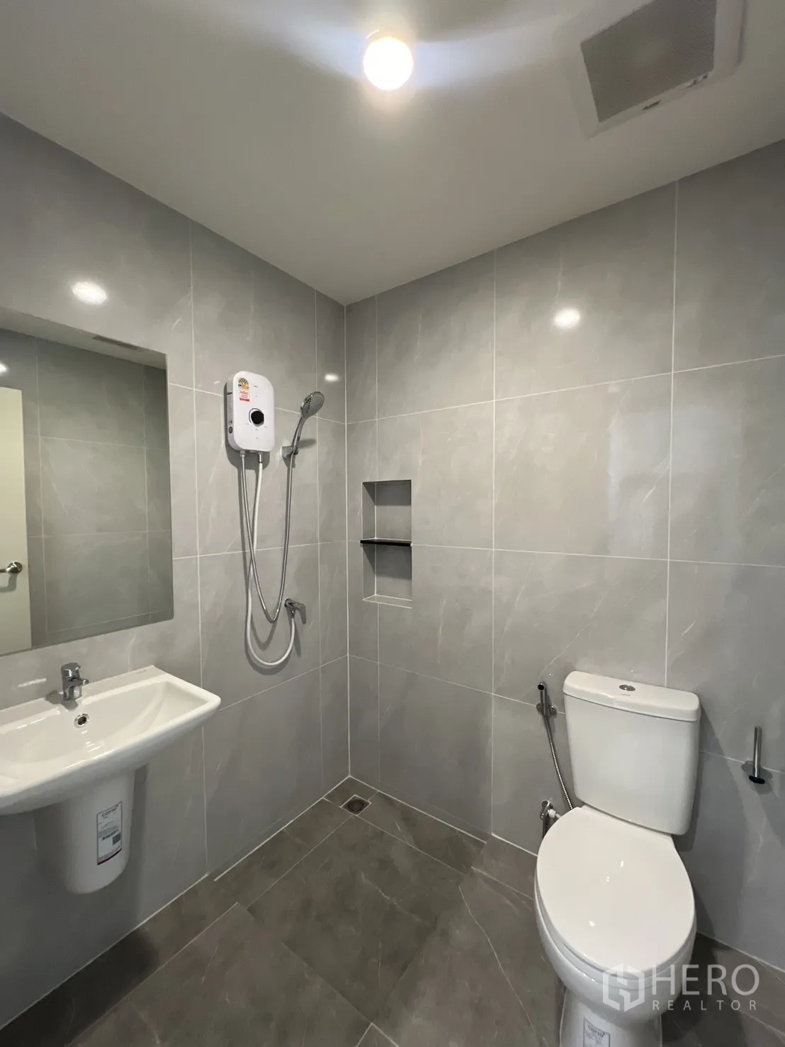 Property Image #17 for property HRE00409