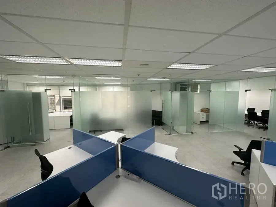 Featured image for For rent Office Space 188 sqm in Pathum Wan, Bangkok BTS Phloen Chit