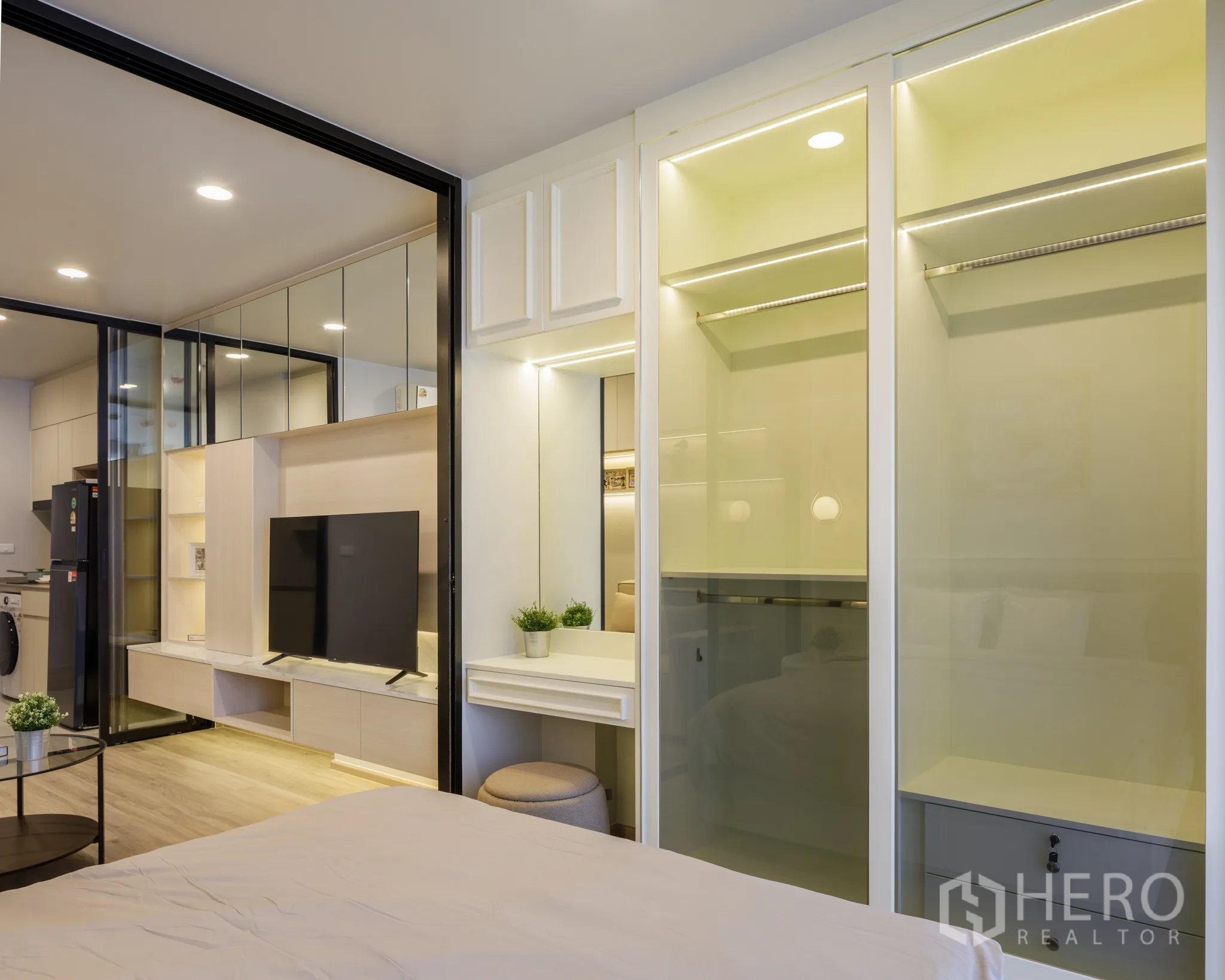 Property Image #1 for property HRE00833