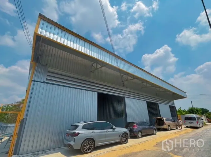 Featured image for For rent Warehouse 220 sqm in Mueang Pathum Thani, Pathum Thani
