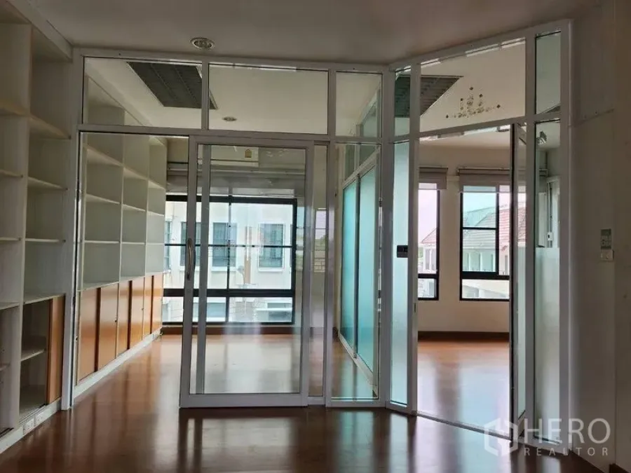 Featured image for For rent Home Office 318 sqm in Lat Phrao, Lat Phrao, Bangkok