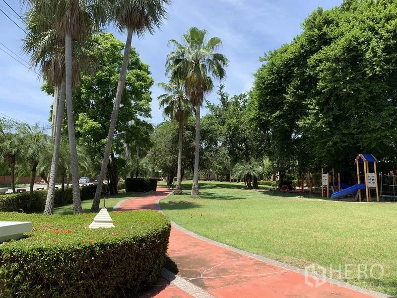 Detached House for rent or sale in Pak Kret, Nonthaburi - Green park with jogging path, lawn and children’s playground.