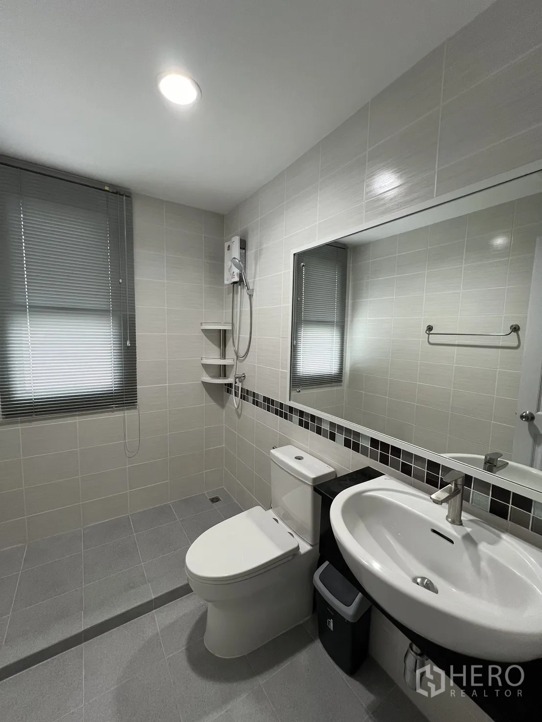 Property Image #2 for property HRE00453