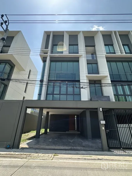 Featured image for For rent or sale Home Office 400 sq.m. in Suan Luang, Suan Luang, Bangkok