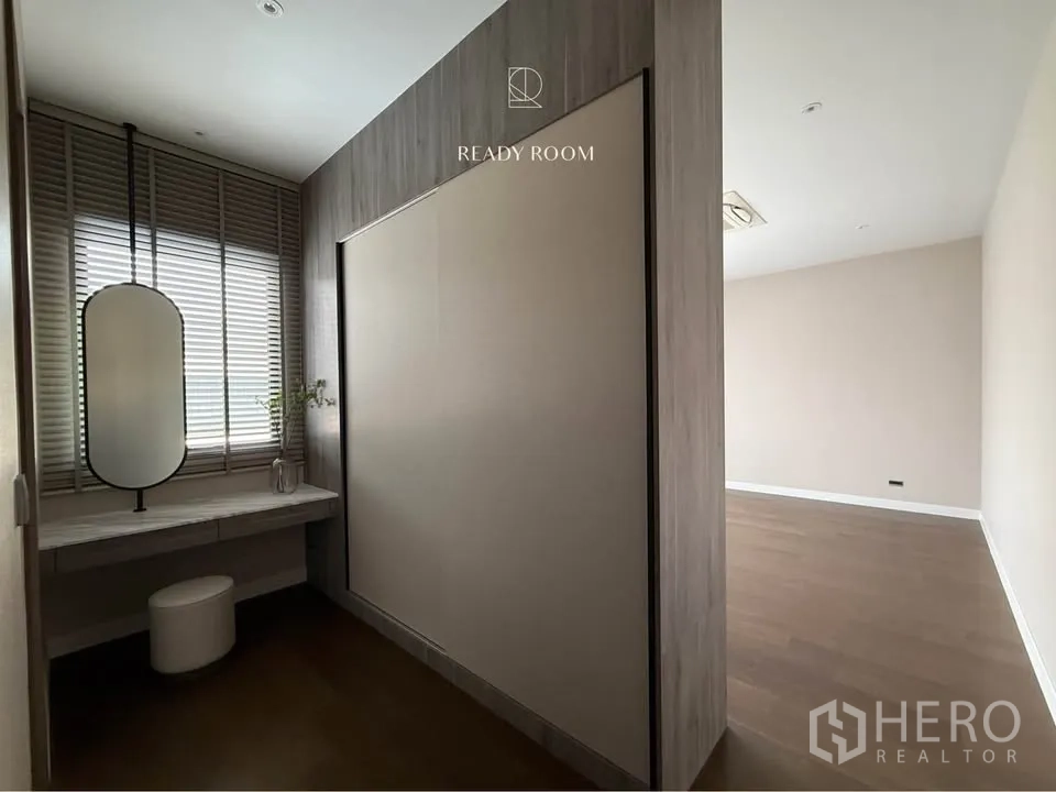 Property Image #17 for property HRE00274