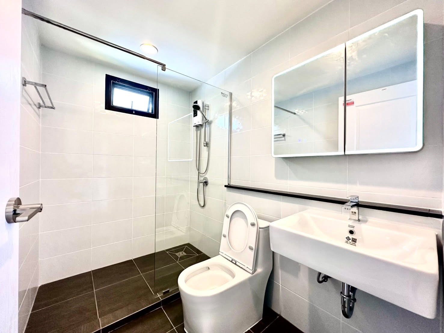 Property Image #17 for property HRE00056