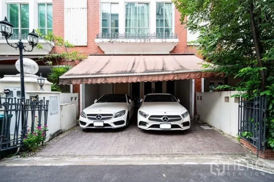 Featured image for For rent 4 Bedroom Townhouse in Baan Klang Krung Thonglor in Khlong Tan Nuea, Watthana, Bangkok BTS Thonglor