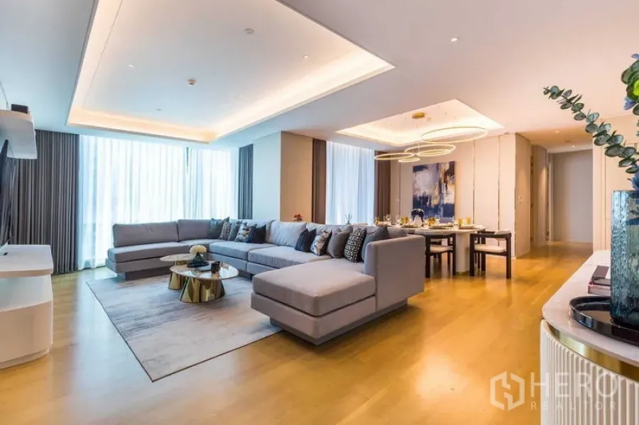 Featured image for For sale 2 Bedroom Condominium in Baan Sindhorn บ้านสินธร  in Lumphini, Pathum Wan, Bangkok BTS Chitlom