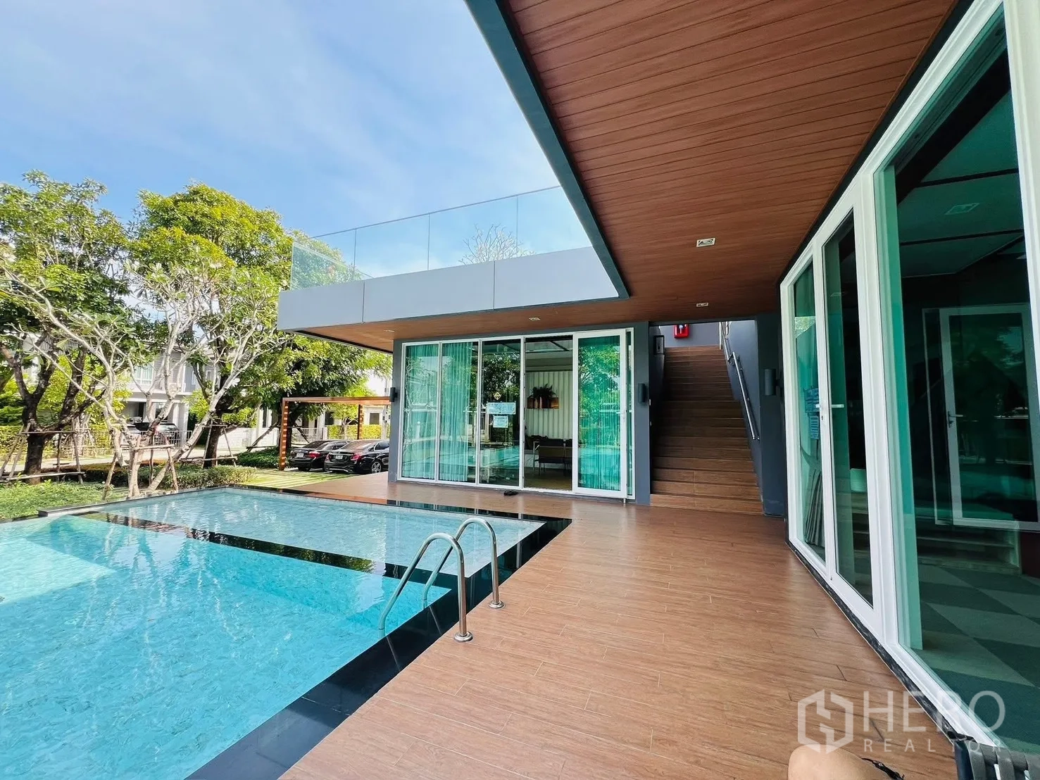 Property Image #16 for property HRE00404