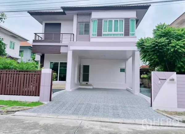 Detached House for rent in Prawet, Bangkok - Modern two-storey detached house with covered carport and balcony in Prawet, Bangkok.