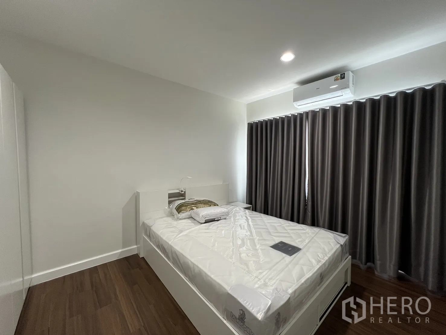Property Image #6 for property HRE00453