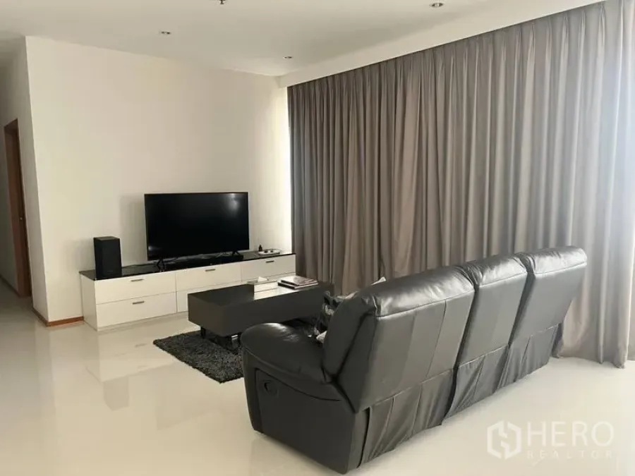 Featured image for For rent 3 Bedroom Condominium in The Emporio Place in Khlong Tan, Khlong Toei, Bangkok BTS Phrom Phong