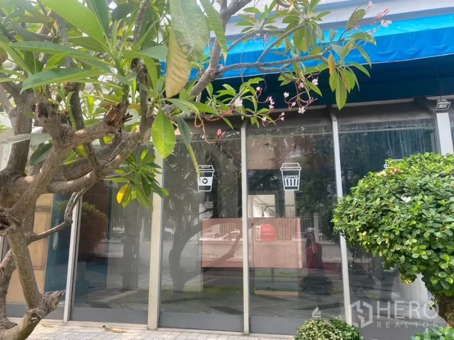 Featured image for For rent Retail Space 20 sqm in Khlong Tan Nuea, Watthana, Bangkok BTS Ekkamai