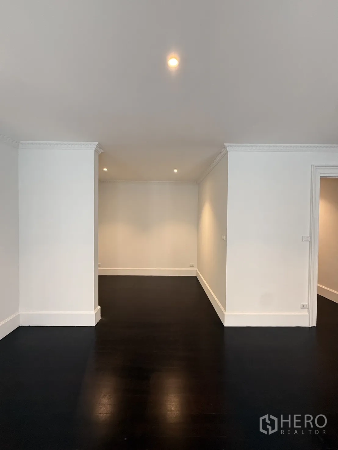 Property Image #3 for property HRE01239