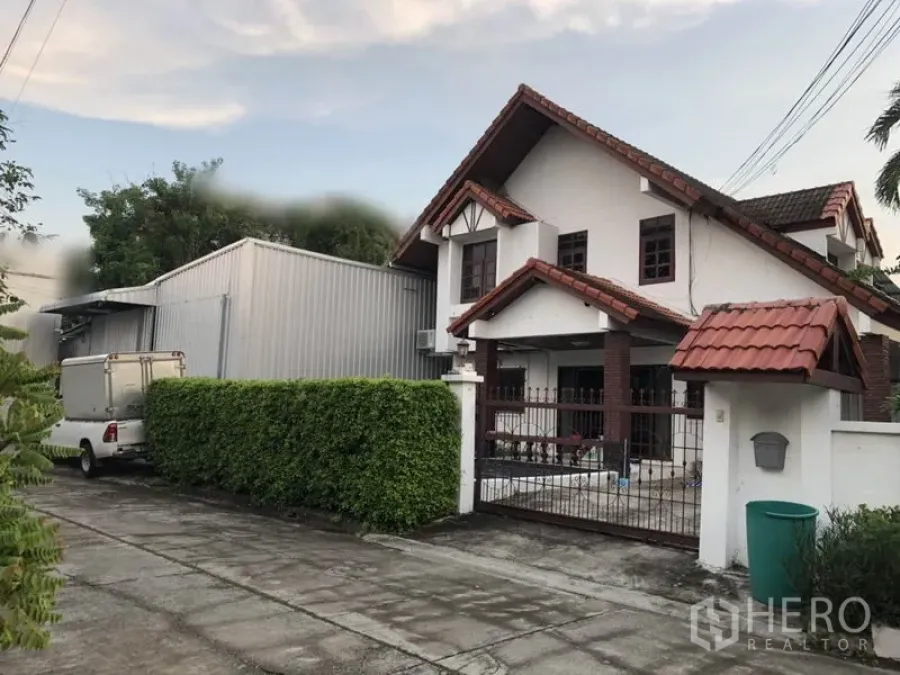 Featured image for For rent Home Office 240 sqm in Chorakhe Bua, Lat Phrao, Bangkok