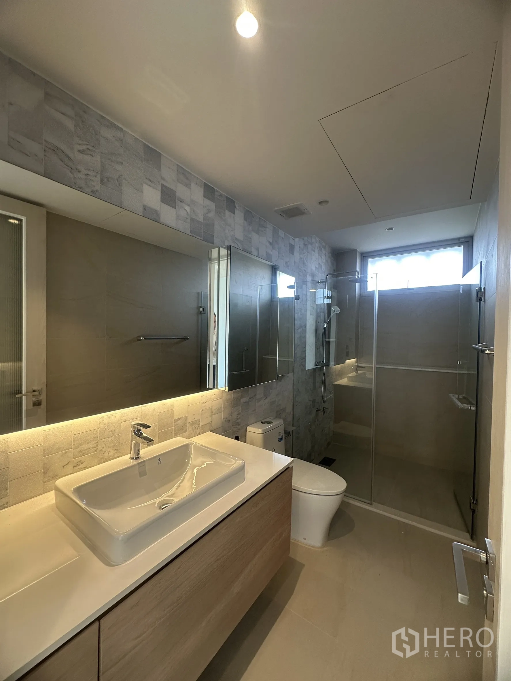 Property Image #4 for property HRE00649
