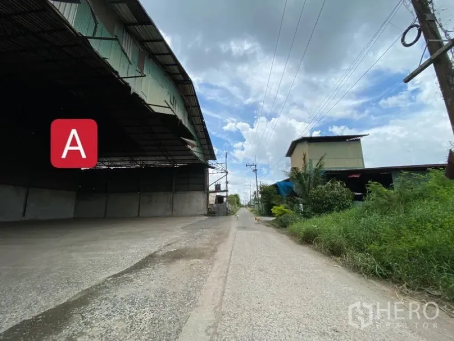 工厂 出租在Chachoengsao - 木昂查清绍城区金属外墙工厂旁的宽阔出入道路