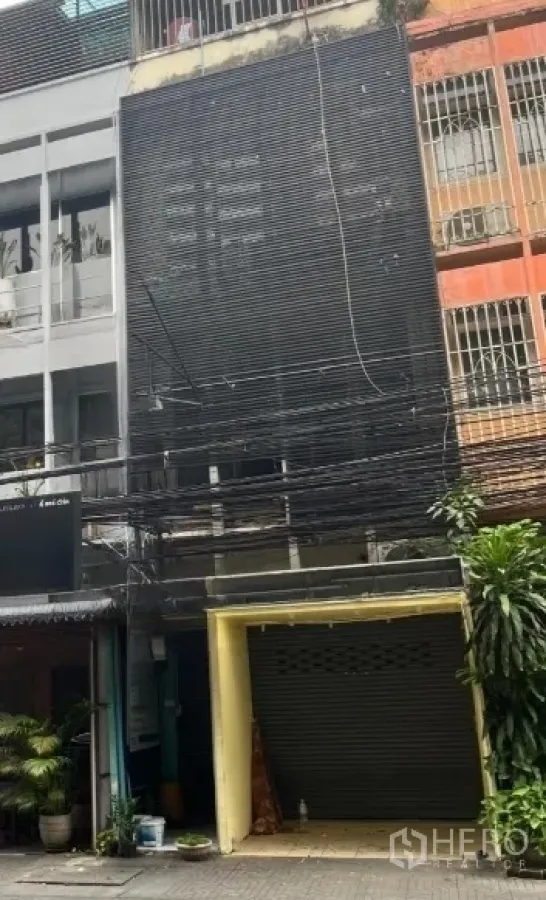 Featured image for For rent Shophouse 260 sqm in Khlong Toei, Khlong Toei, Bangkok BTS Asok