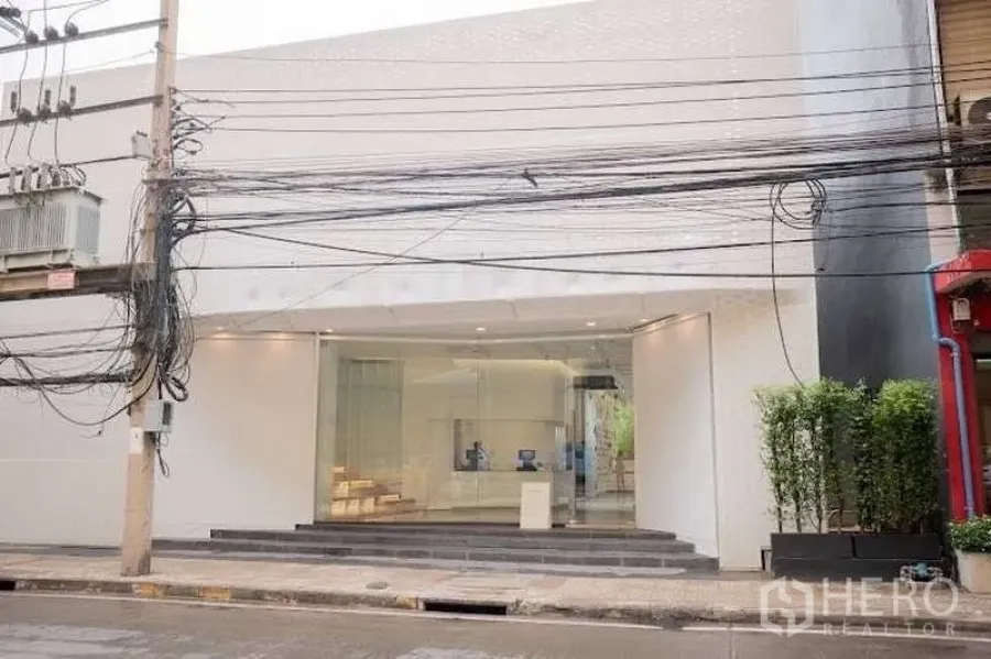Featured image for For rent Standalone 315 sqm in Phra Khanong, Khlong Toei, Bangkok BTS Ekkamai