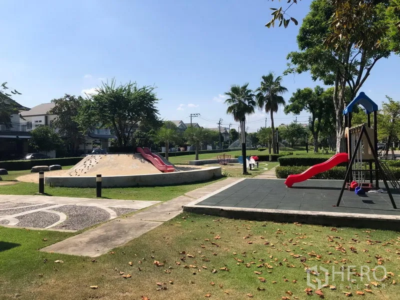 Detached House for rent or sale in Bang Kapi, Bangkok - Community park with children’s playground, slides and landscaped walking paths.