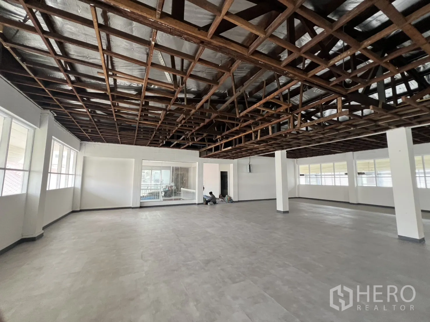 Office Space for rent in Watthana, Bangkok - Open office with glass-partitioned room suitable for meeting or reception area.