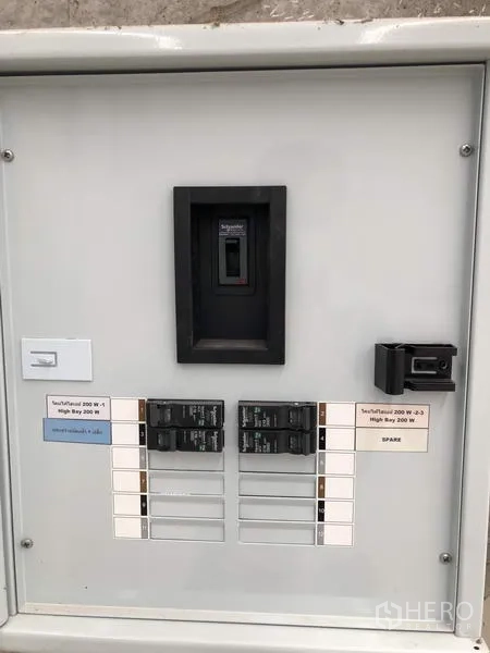 Factory for rent in Lat Lum Kaeo, Pathum Thani - Close-up of the factory’s electrical distribution panel for power supply.