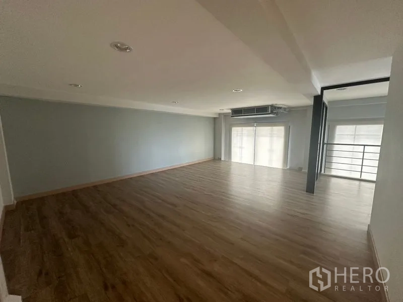 Home Office for rent in Suan Luang, Bangkok - Private stainless-steel lift adjoining stair hall and wood floors.