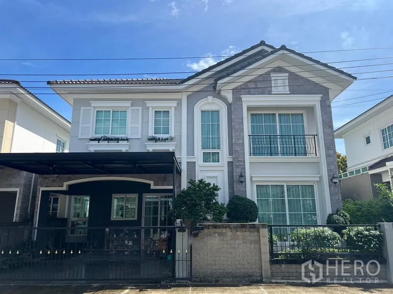 Detached House for rent or sale - Street view of the elegant two-storey house within the estate.