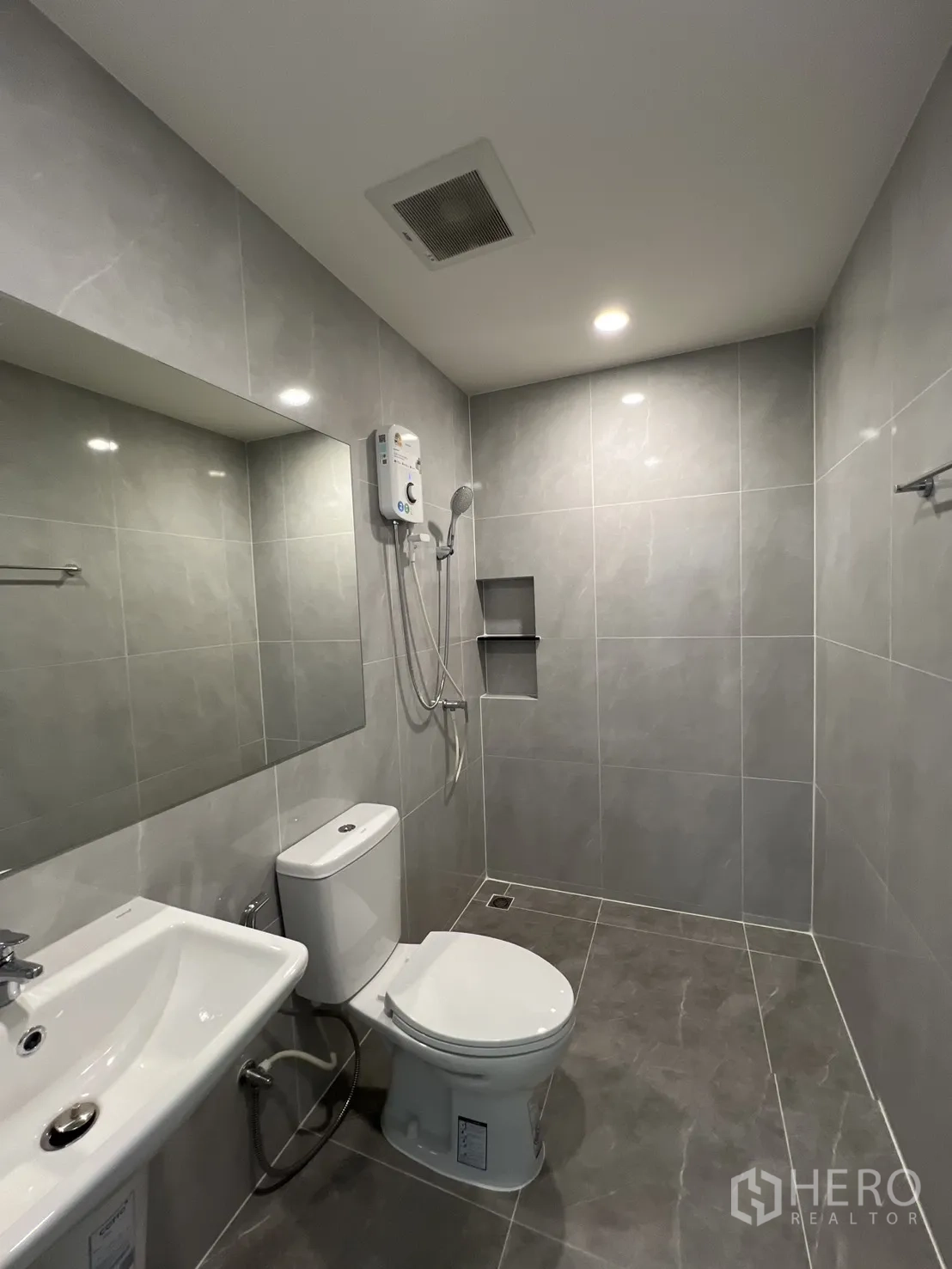 Property Image #32 for property HRE00412