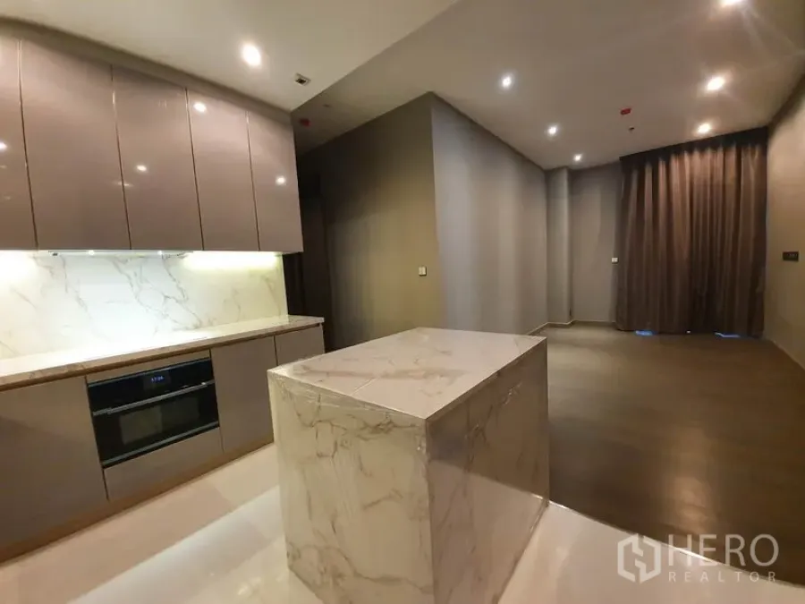 Featured image for For rent 2 Bedroom Condominium in The Esse at Singha Complex in Bang Kapi, Huai Khwang, Bangkok
