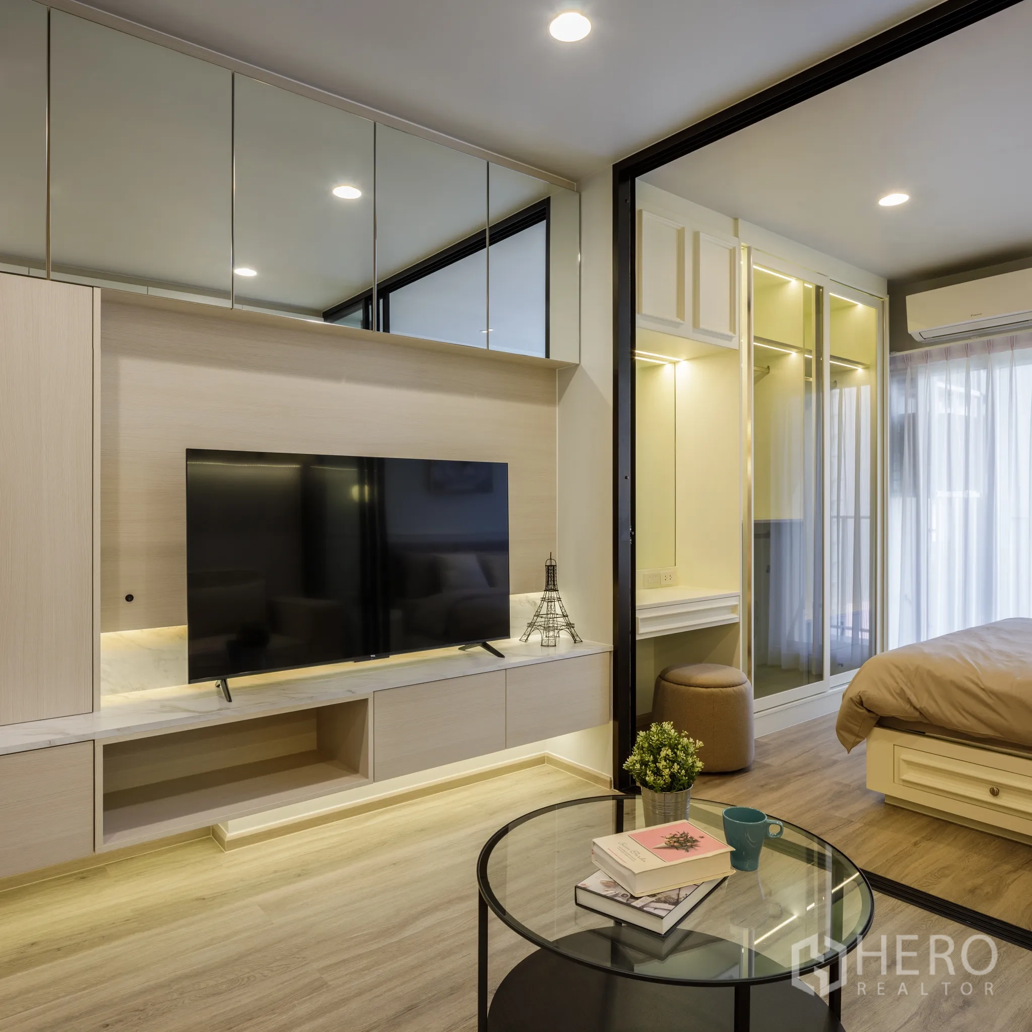Property Image #3 for property HRE00833