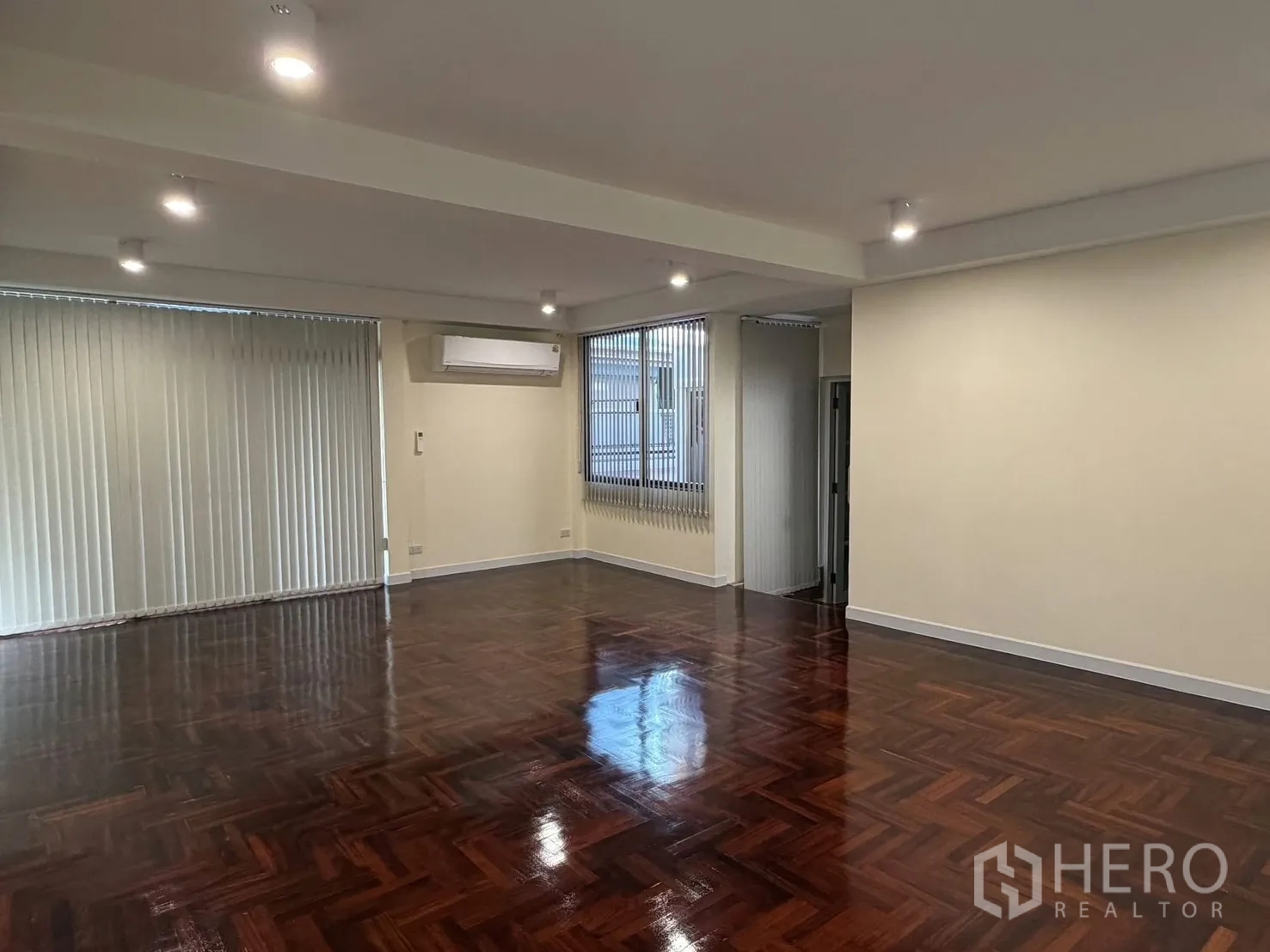 Property Image #10 for property HRE01554
