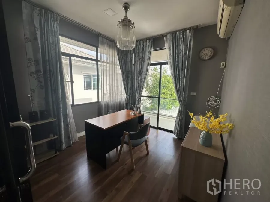 Featured image for For rent 4 Bedroom Detached House in Mantana Rama 9 - Srinakarin in Hua Mak, Bang Kapi, Bangkok