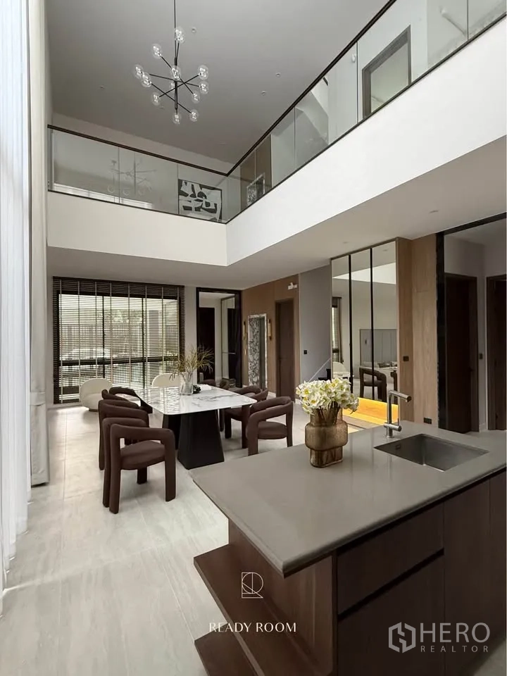 Property Image #15 for property HRE00876
