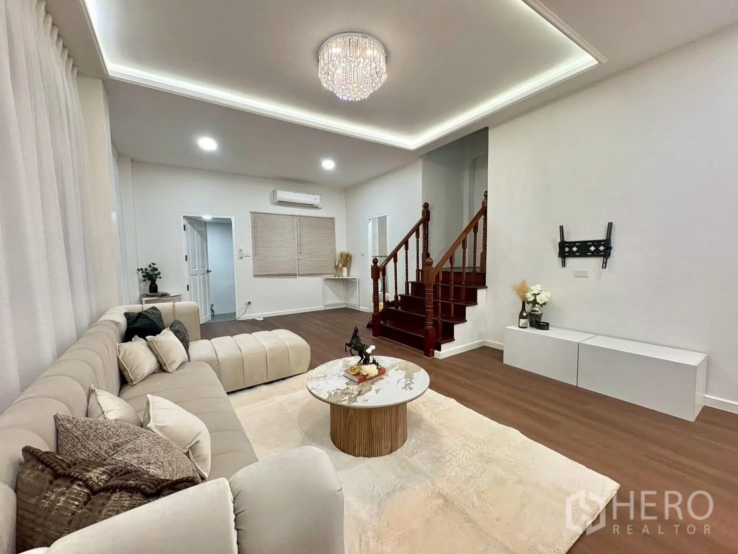 Property Image #25 for property HRE00903