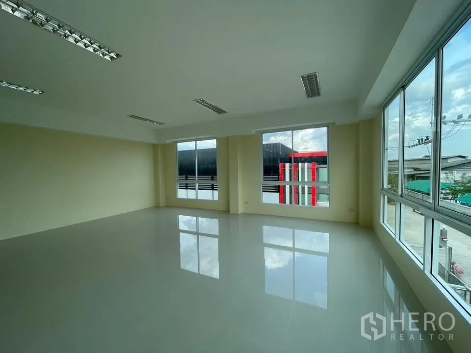 Property Image #18 for property HRE00535