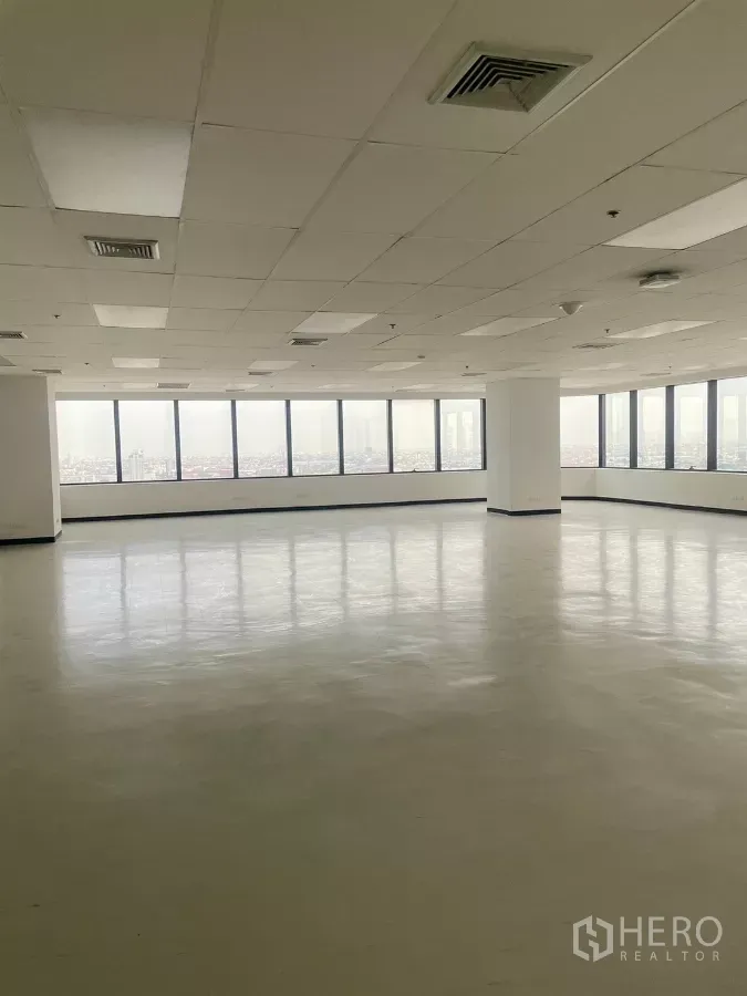 Featured image for For rent Office Space 255 sqm in Bang Kapi, Huai Khwang, Bangkok