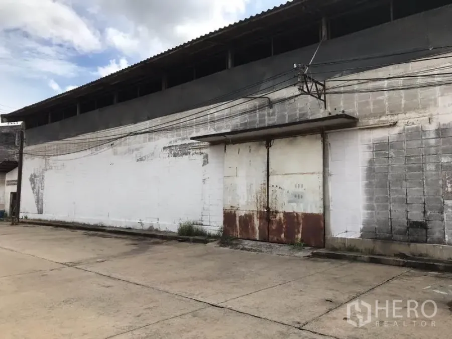 Featured image for For rent Warehouse 550 sqm in Bang Pakok, Rat Burana, Bangkok