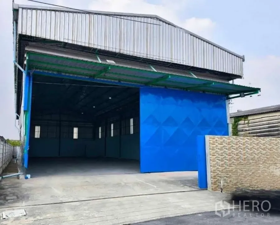 Featured image for For rent Warehouse 400 sqm in Samae Dam, Bang Khun Thian, Bangkok
