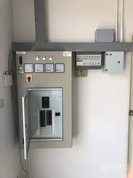 工厂 出租在Khlong Luang, Pathum Thani - 三相电配电柜与断路器面板